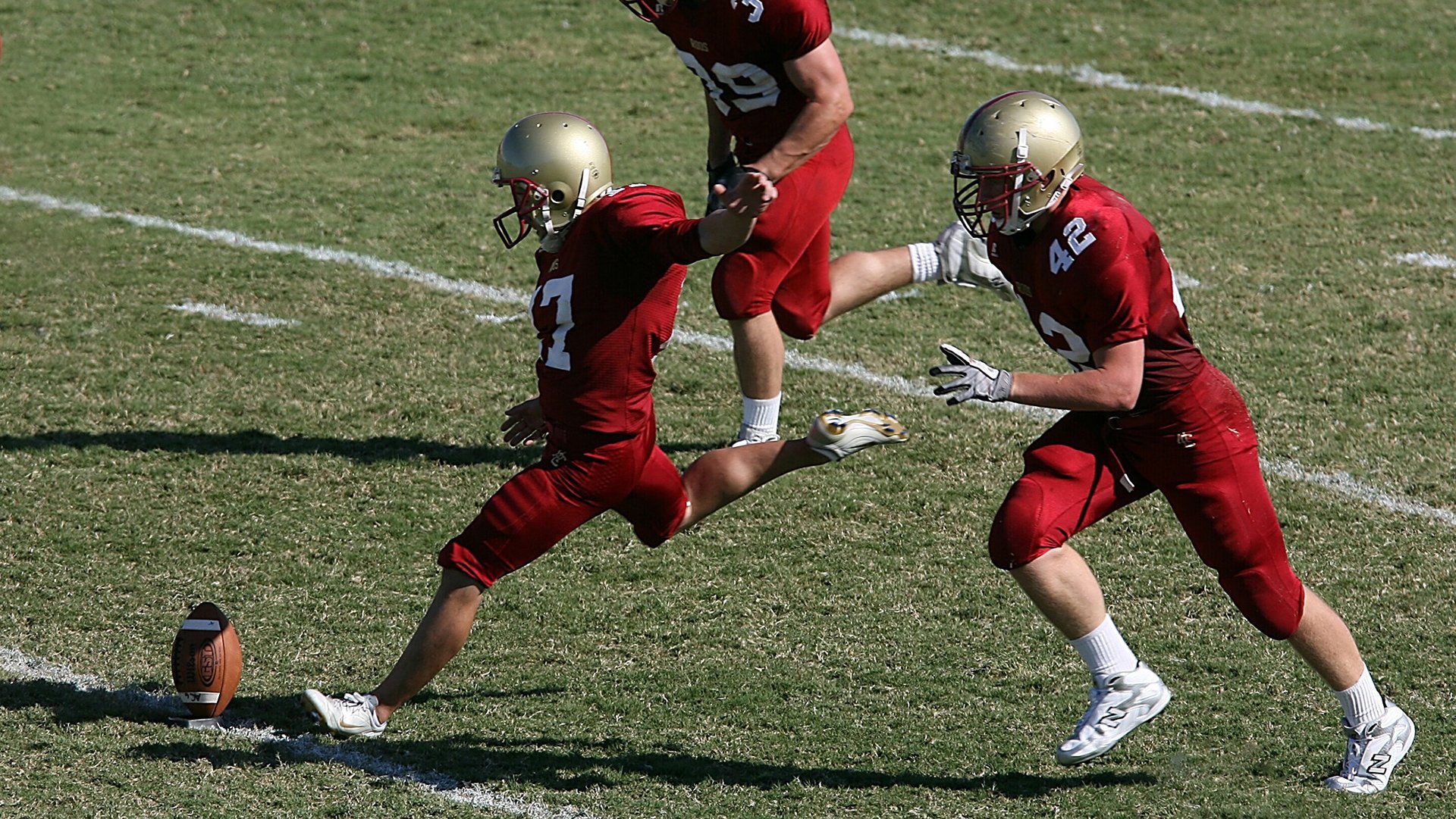开云体育-德甲激烈角逐，比分3-2，明星前锋梅开二度，控球时间67%，场均成功抢断72%